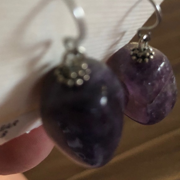 💜💜Perfectly purple semi precious stone earrings! - Picture 3 of 4